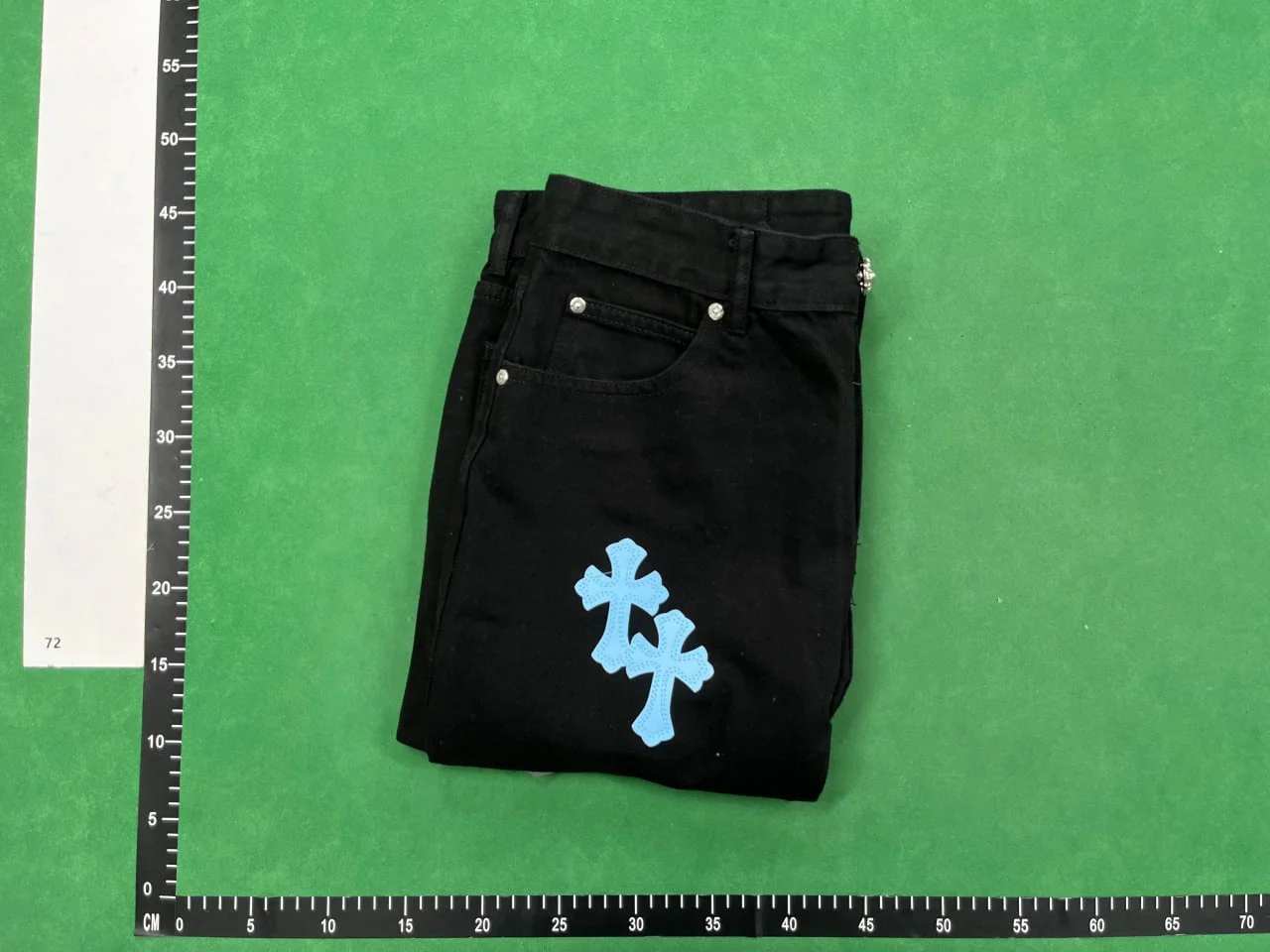 Washed Distressed Jeans 5