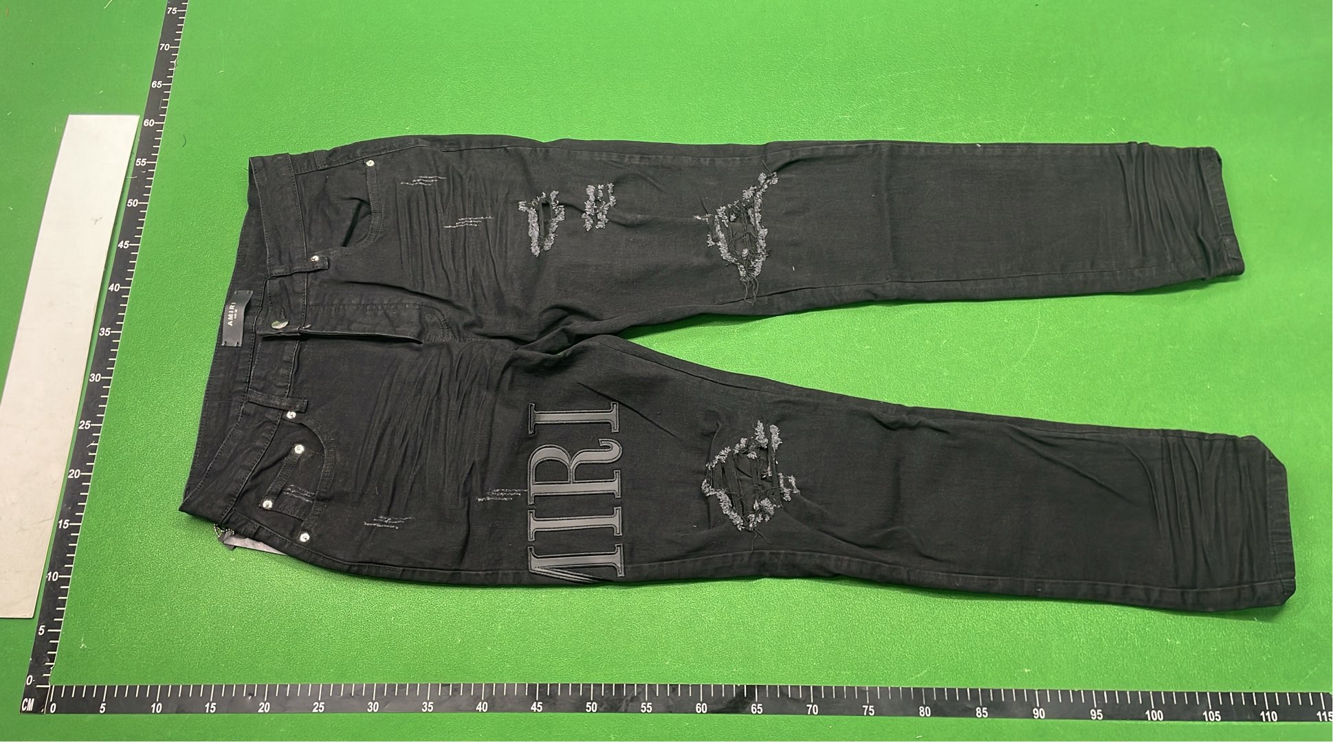 Washed Distressed Retro Jeans 8