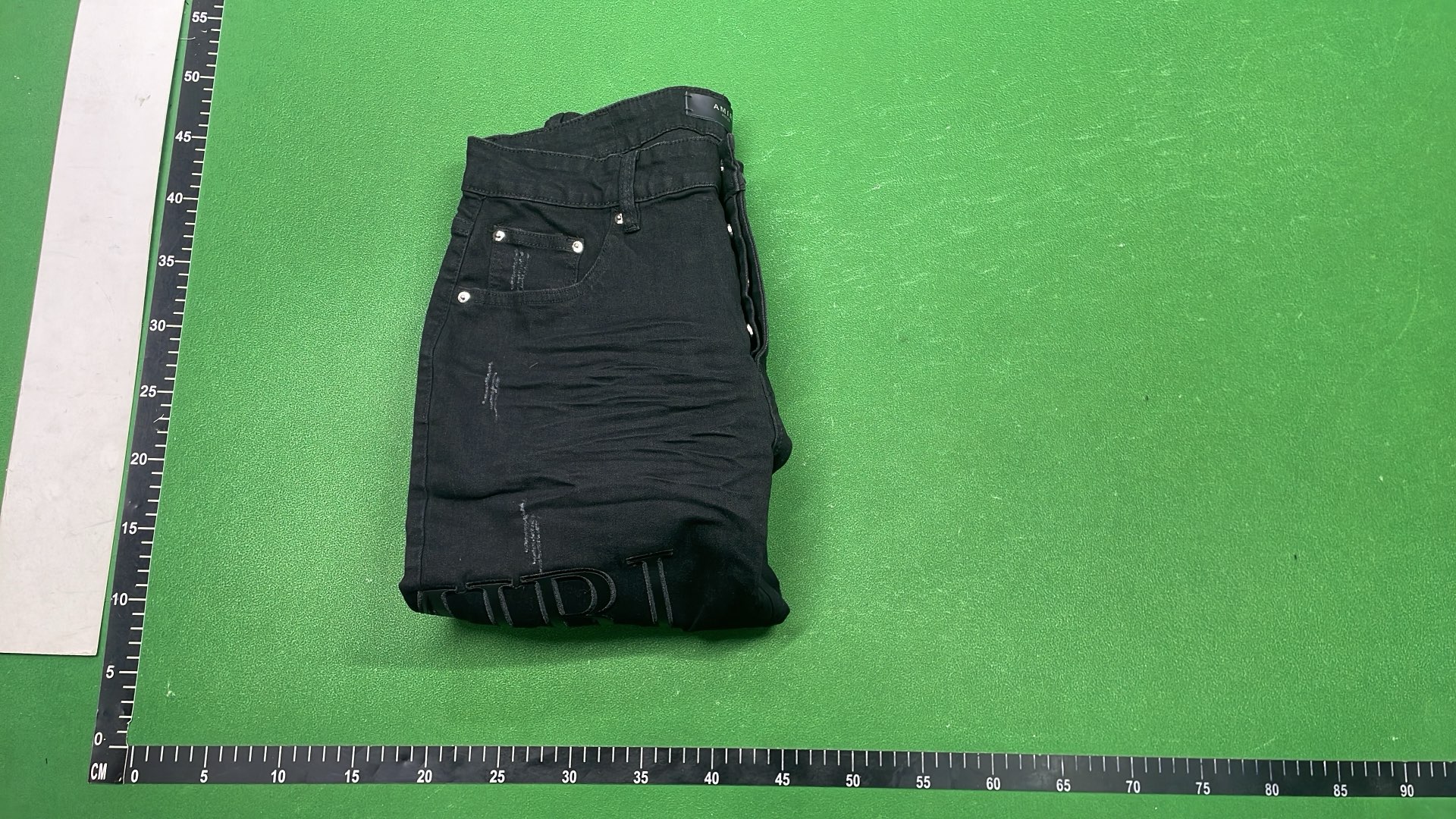 Washed Distressed Retro Jeans 10