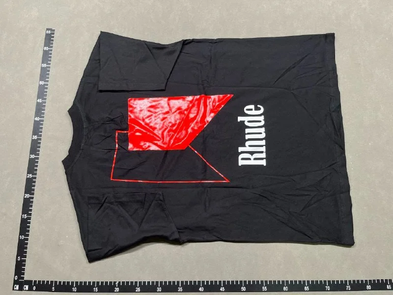 Loose-Fit Short-Sleeve T-Shirt — B599 5