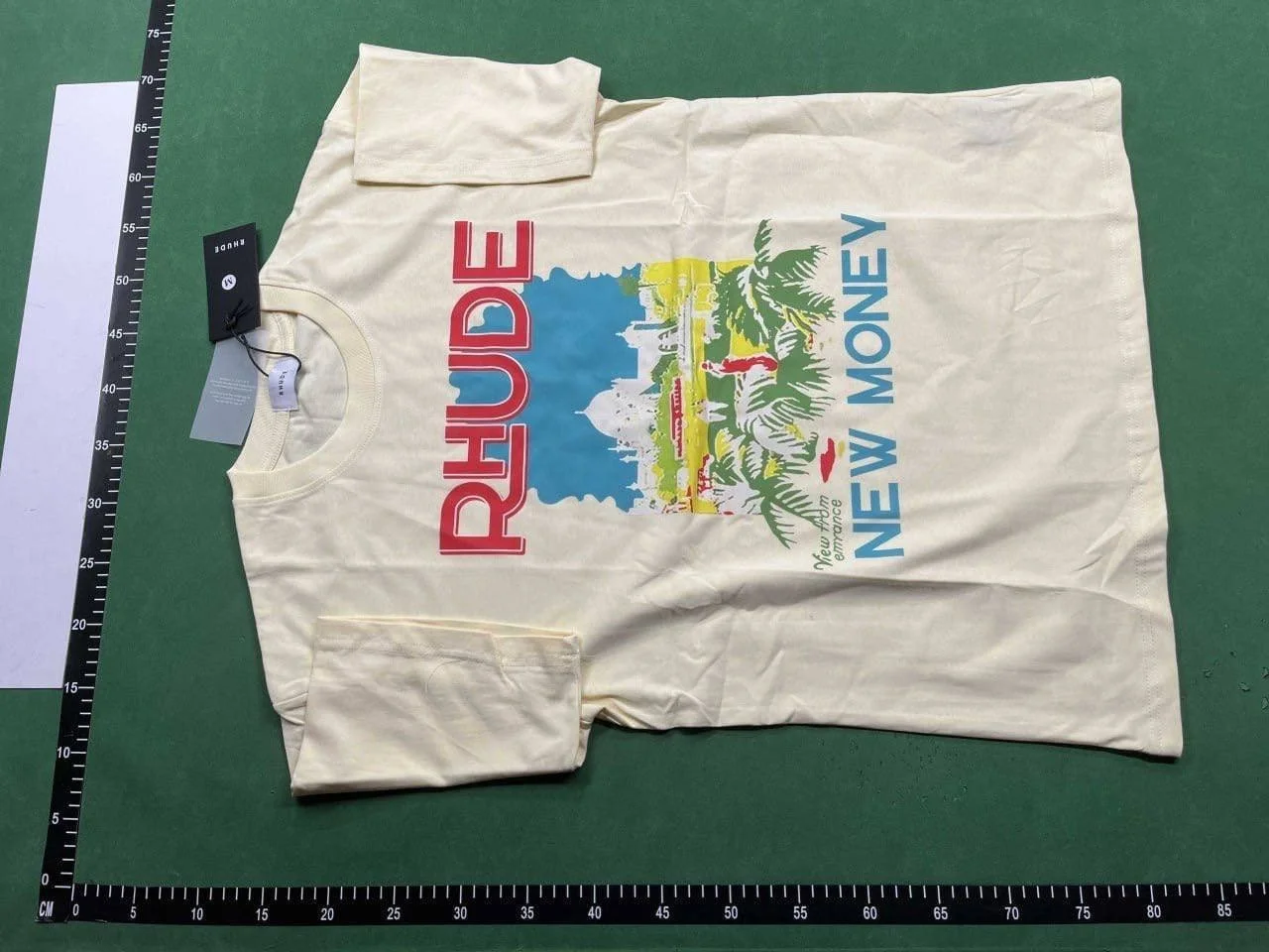 Loose-Fit Short-Sleeve T-Shirt — B599 6