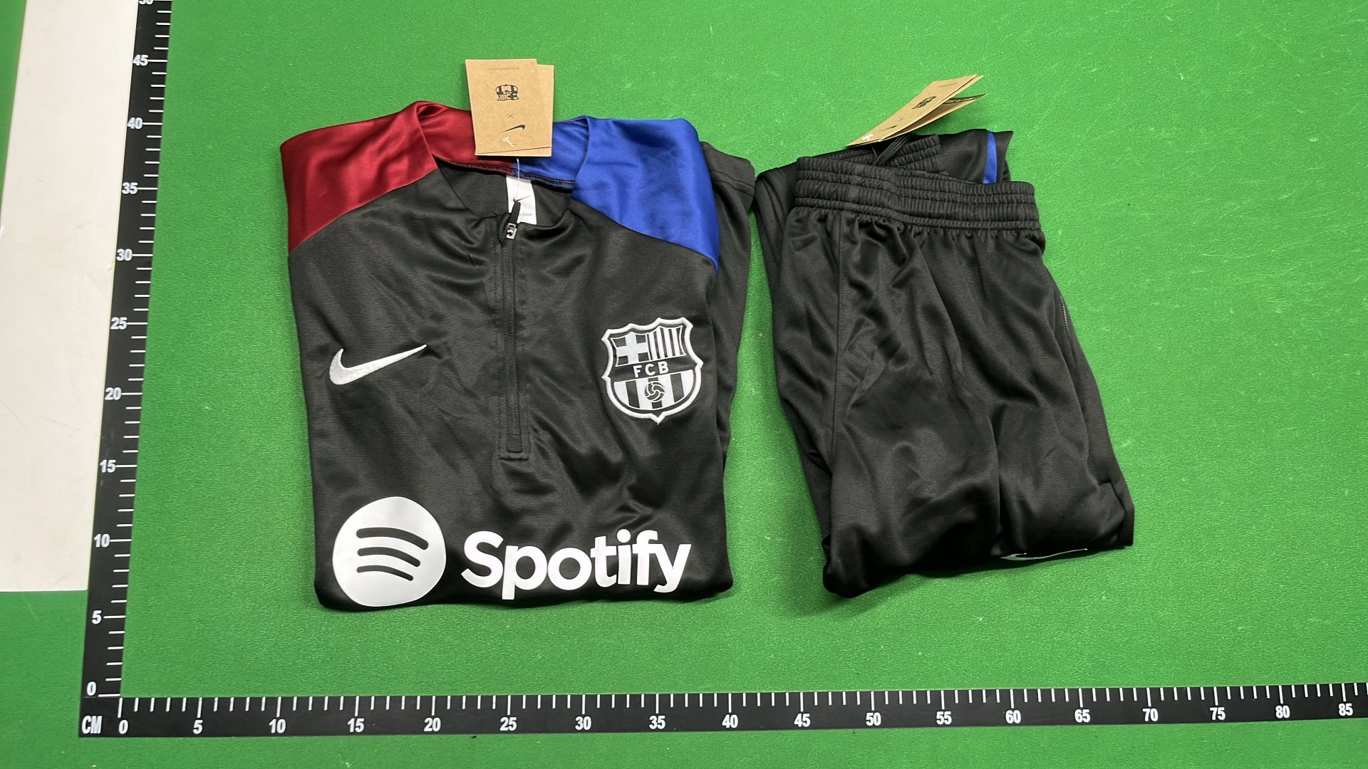 Clothing Set — Item 1469 6