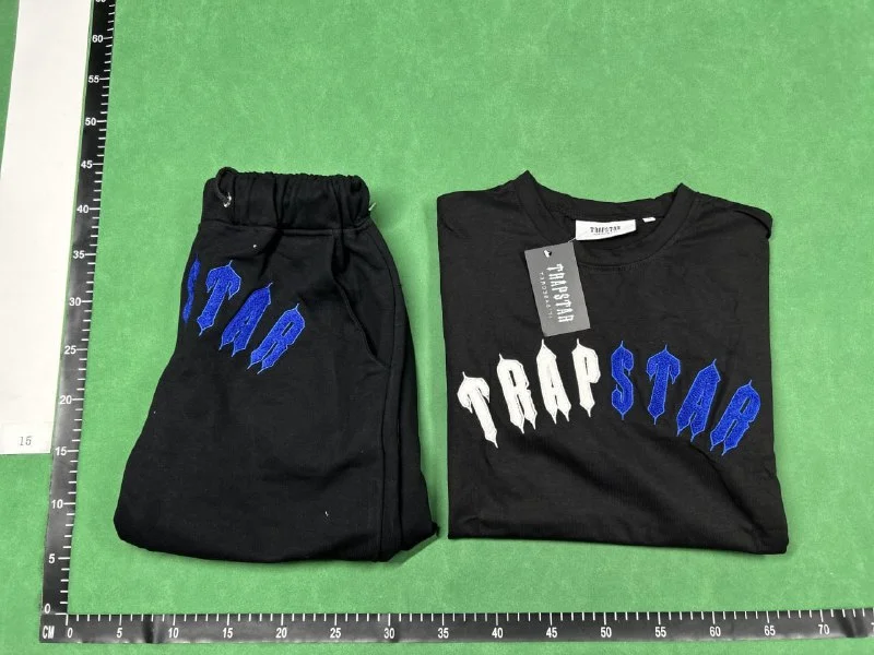 Clothing Set — Item 1548 3