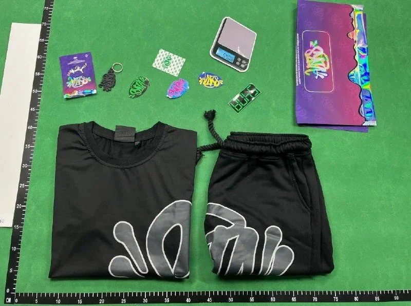 Clothing Set — ST / pls 4