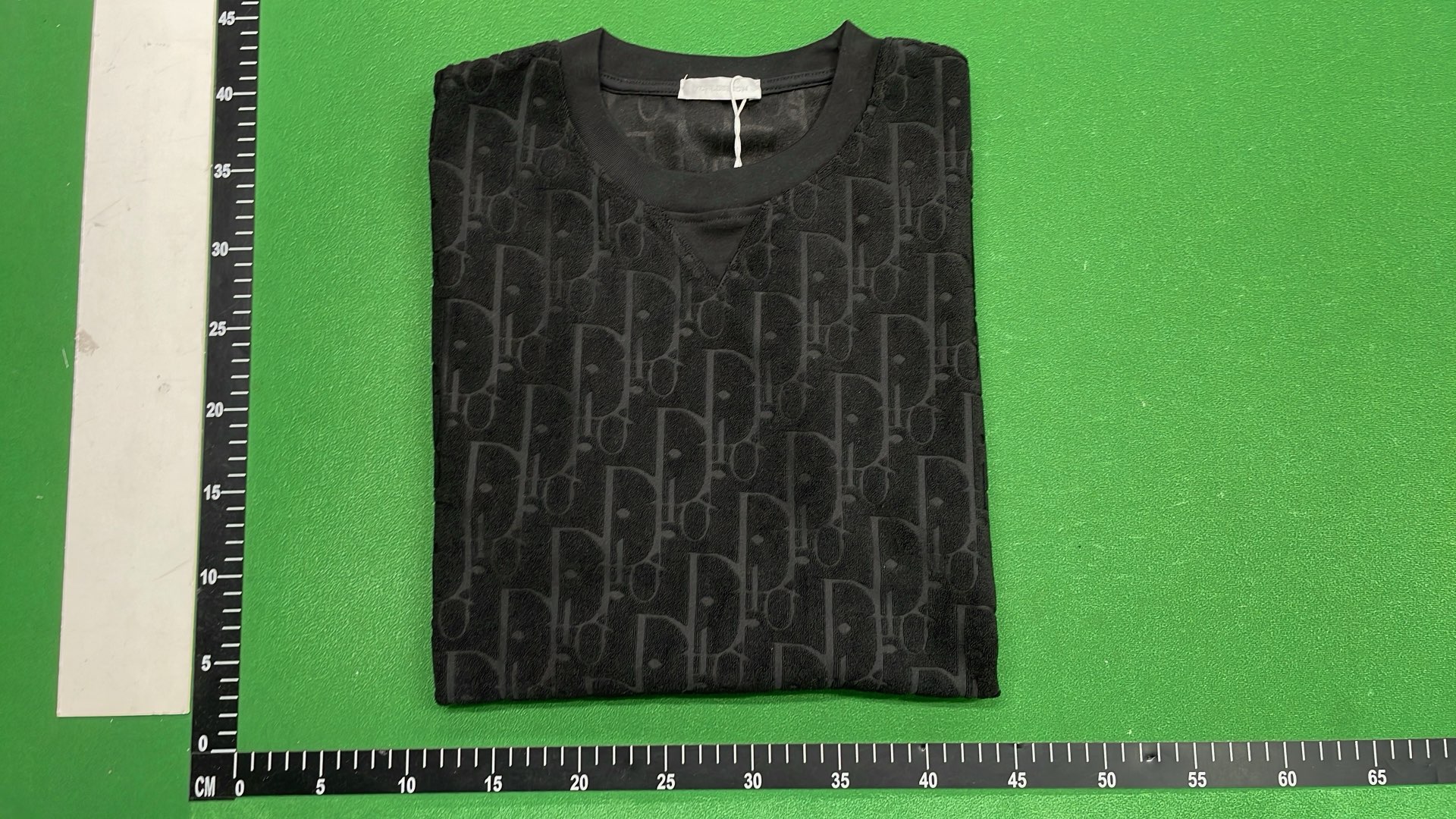 T-Shirt — DD 10
