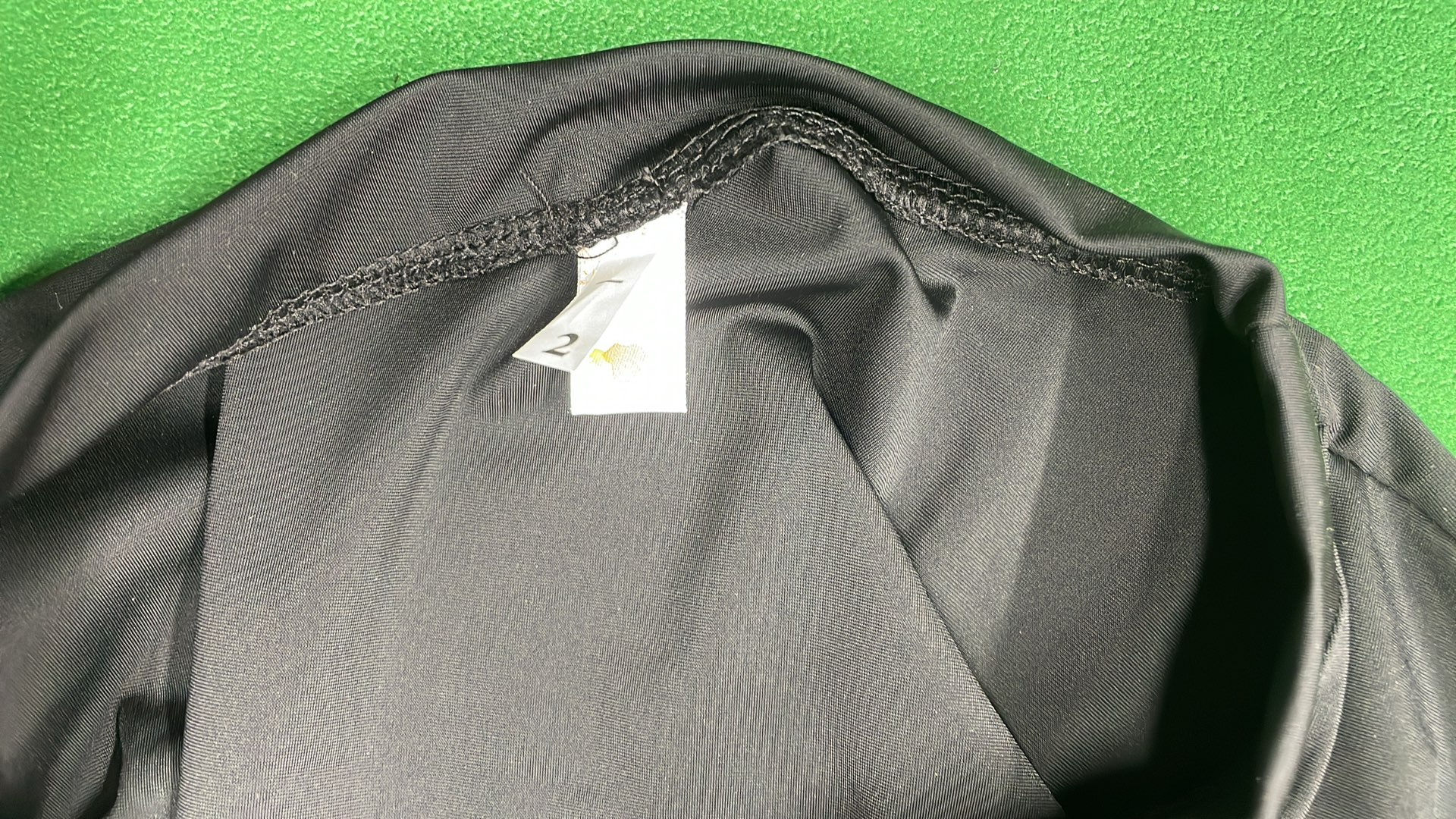 Youth version of active short-sleeves. Returns and exchanges are not supported 3
