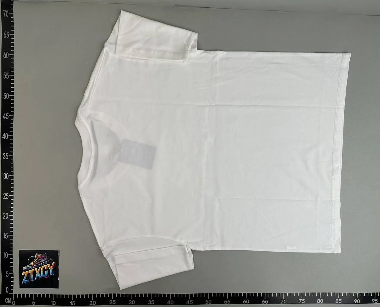 Short-Sleeve T-Shirt — D70 / L1 4