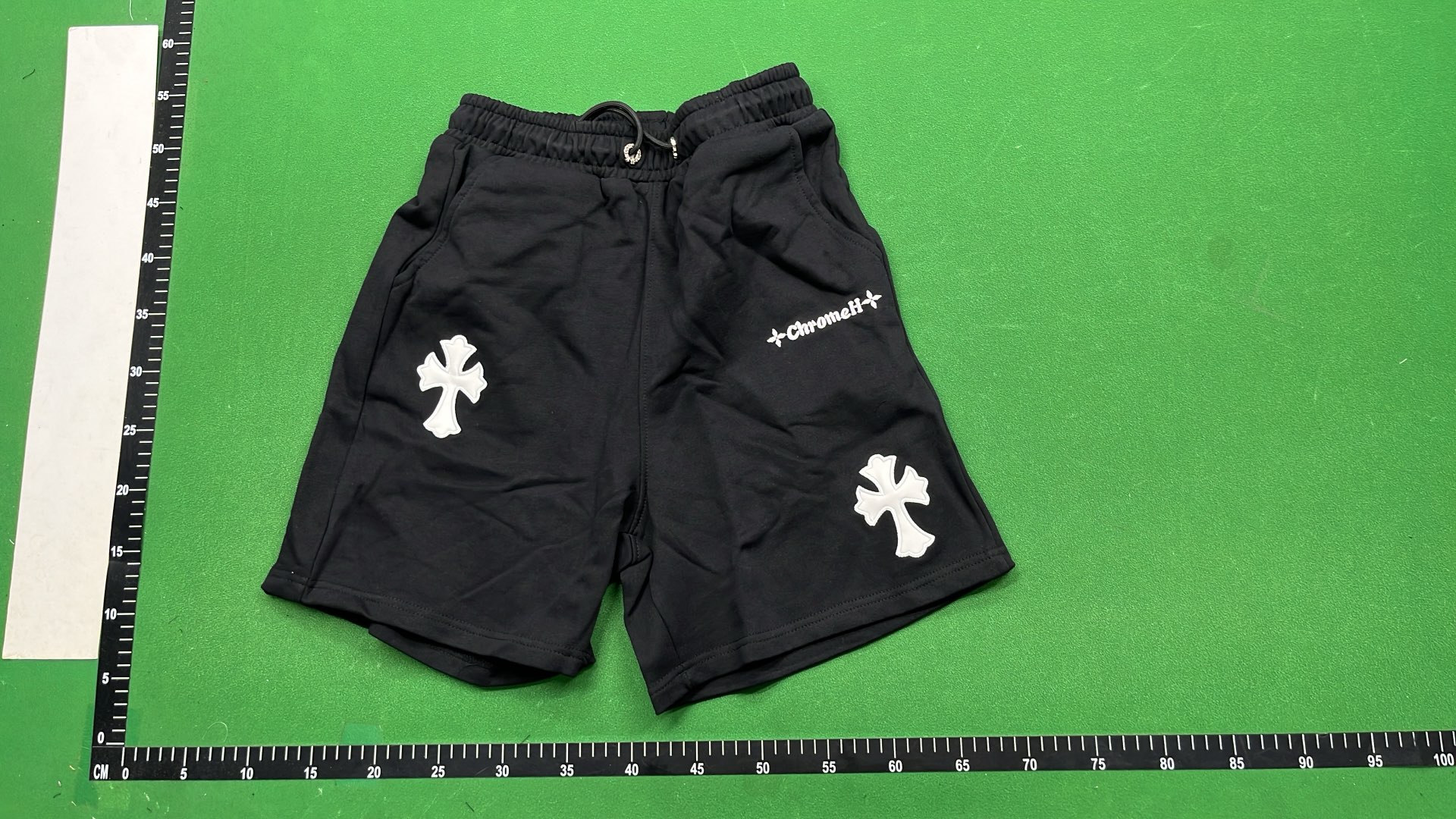 Shorts — Chro*me / Hea*rts 4