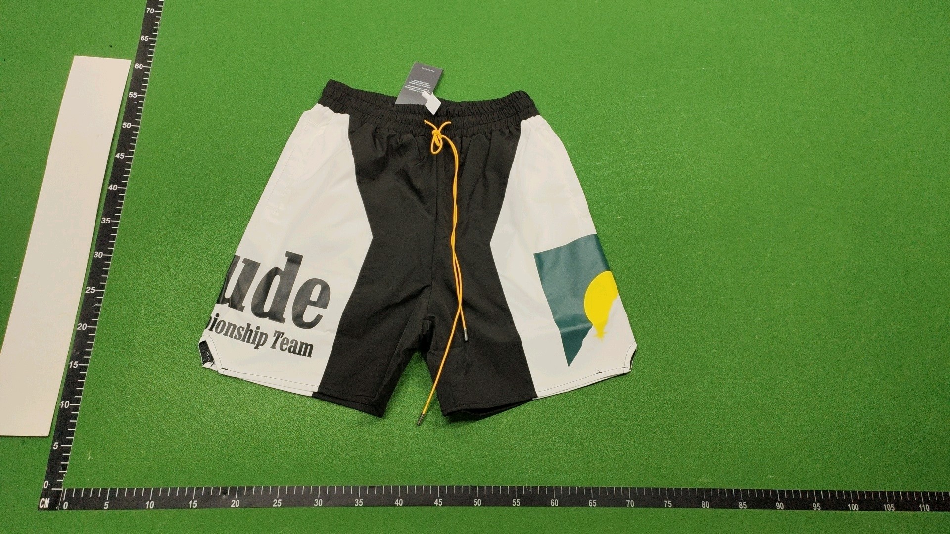 Shorts — R2 — #2524 4