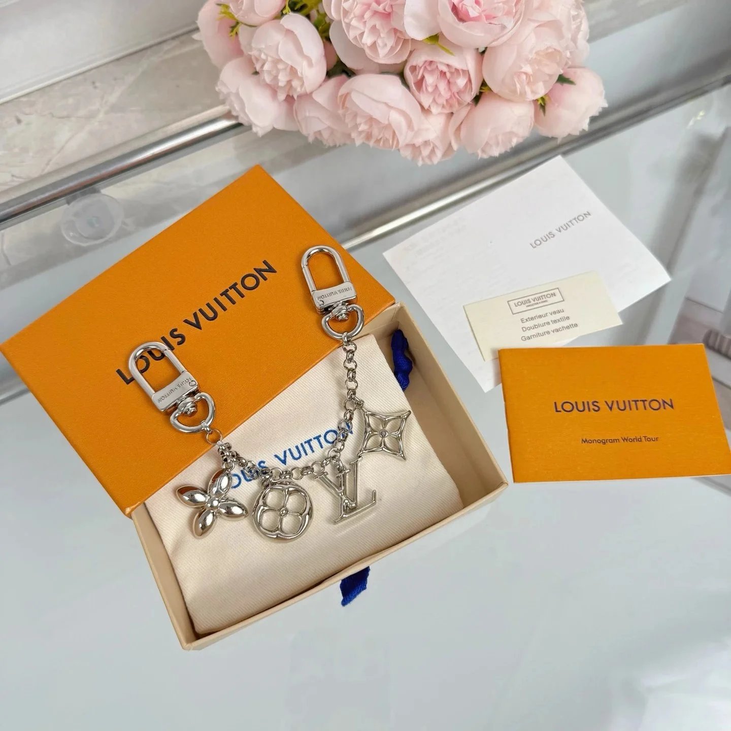 Letter-Graphic Accessory — XXX-LYWD — #2564