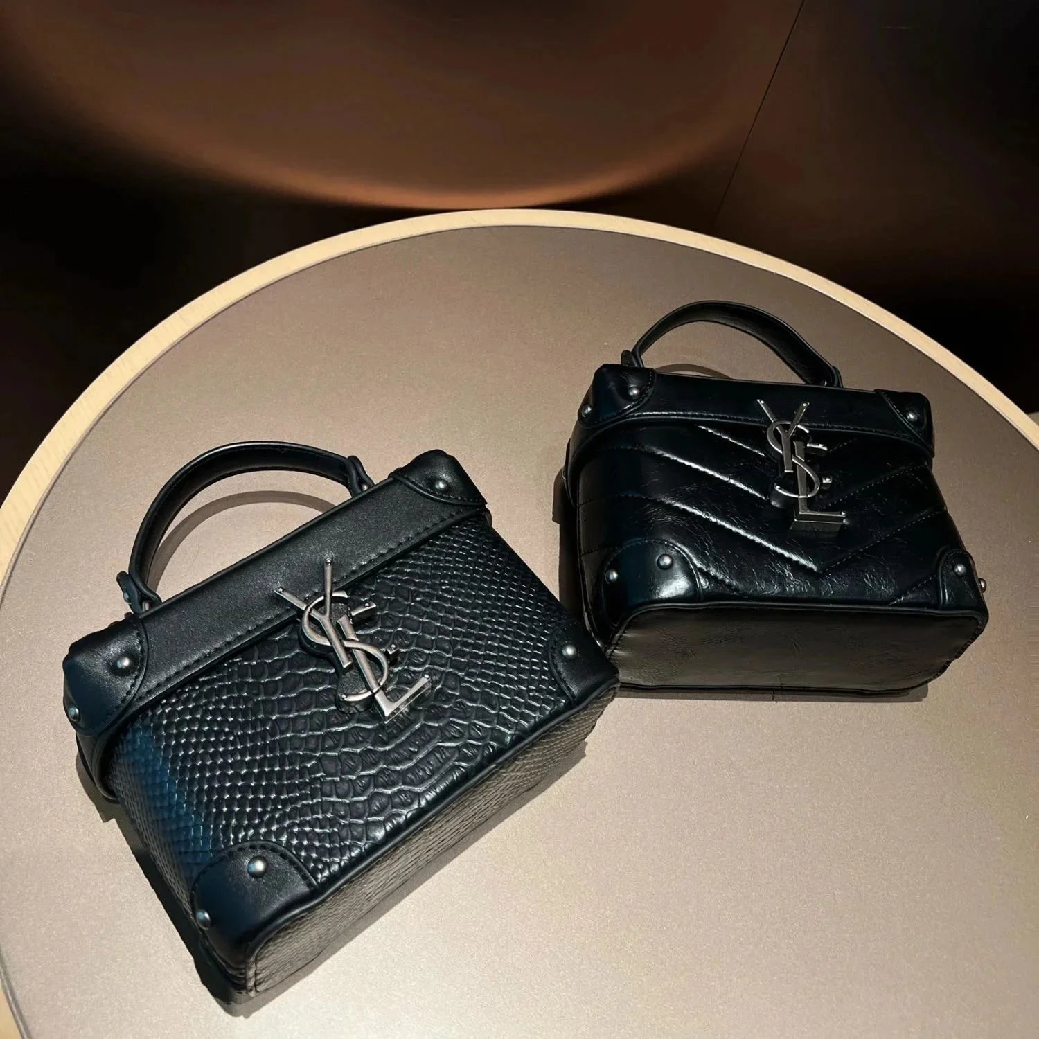 Retro Crossbody Bag — #2614