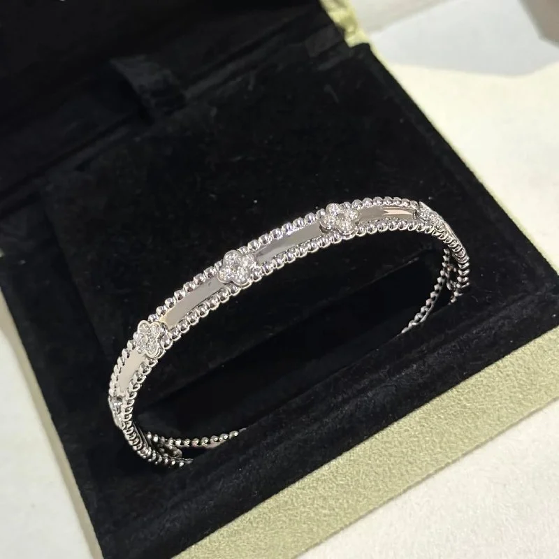 Jewellery — D-1 / V*an — #2622 5