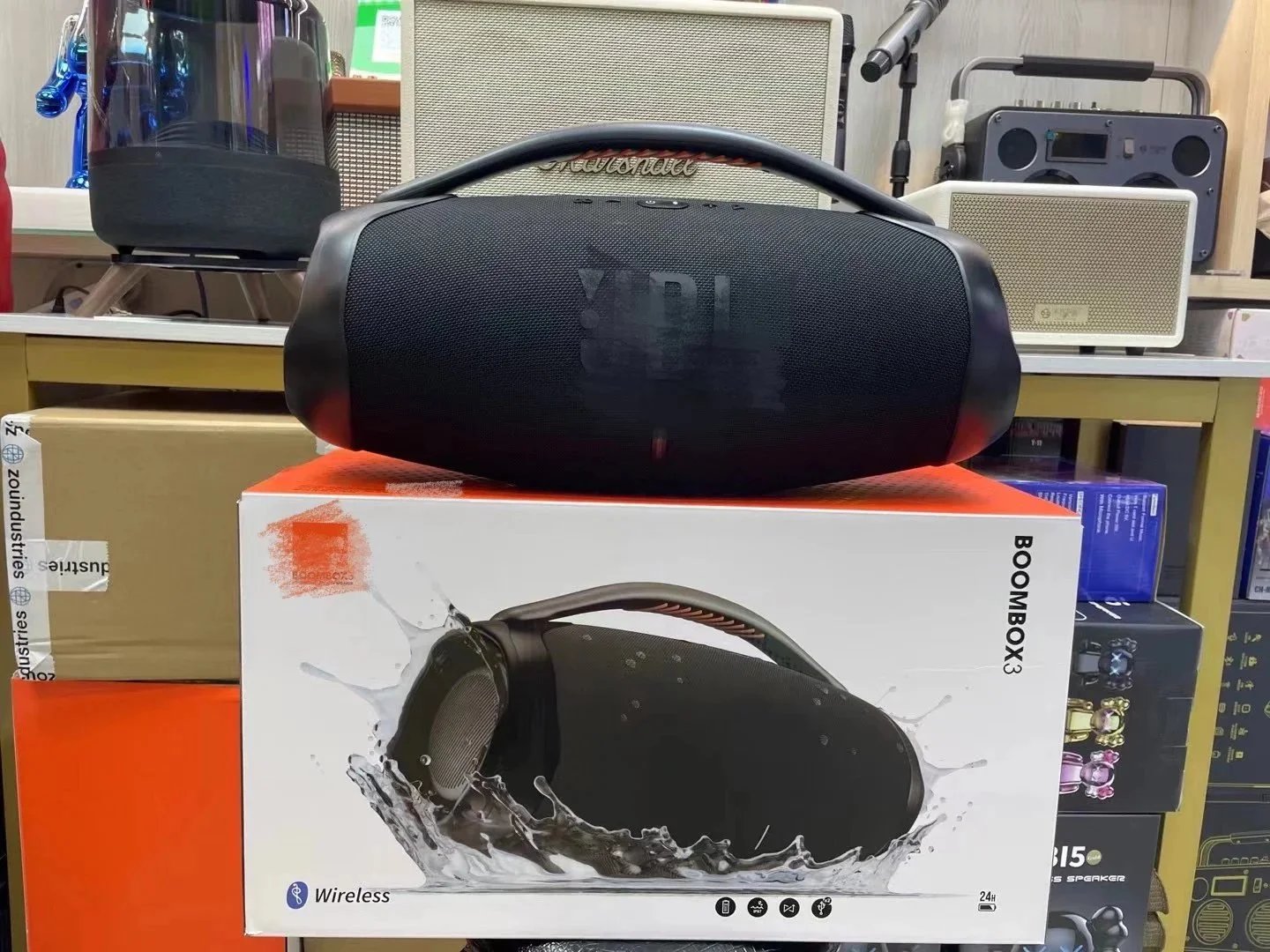 J boombox3 — Fashion Item