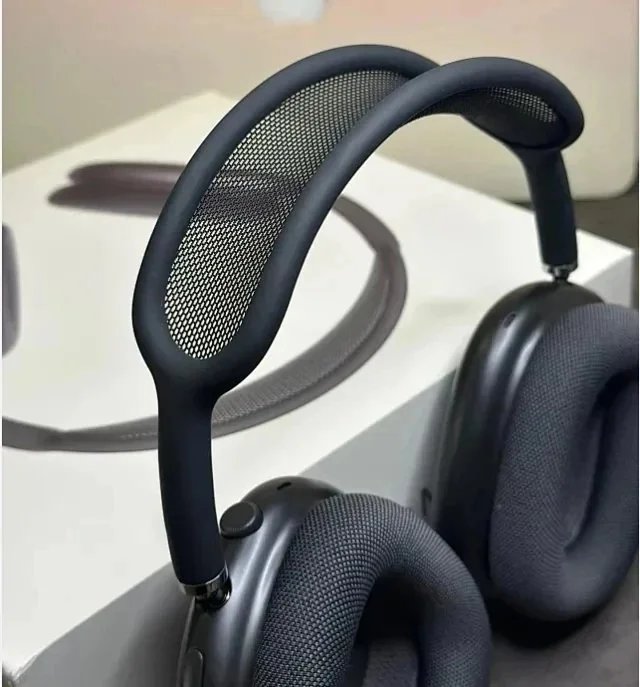 Max (Metal case) version.Support space audio — Accessory