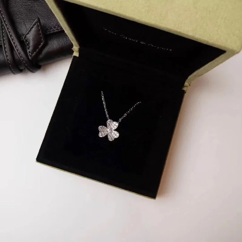 Necklace — E-1 / V*an 6
