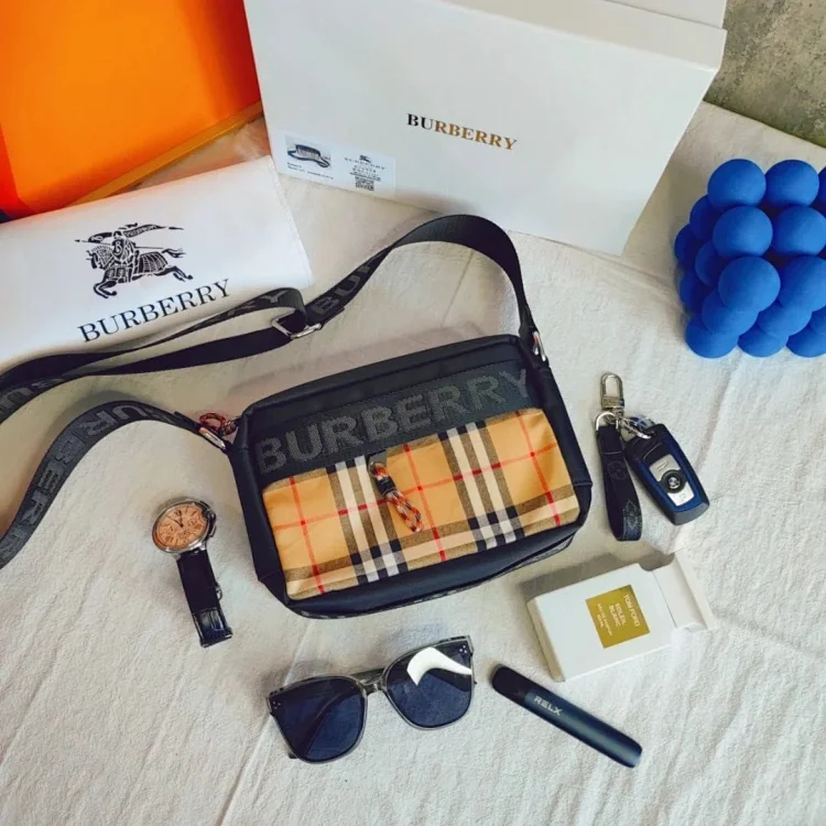 B**berry — Accessory 2