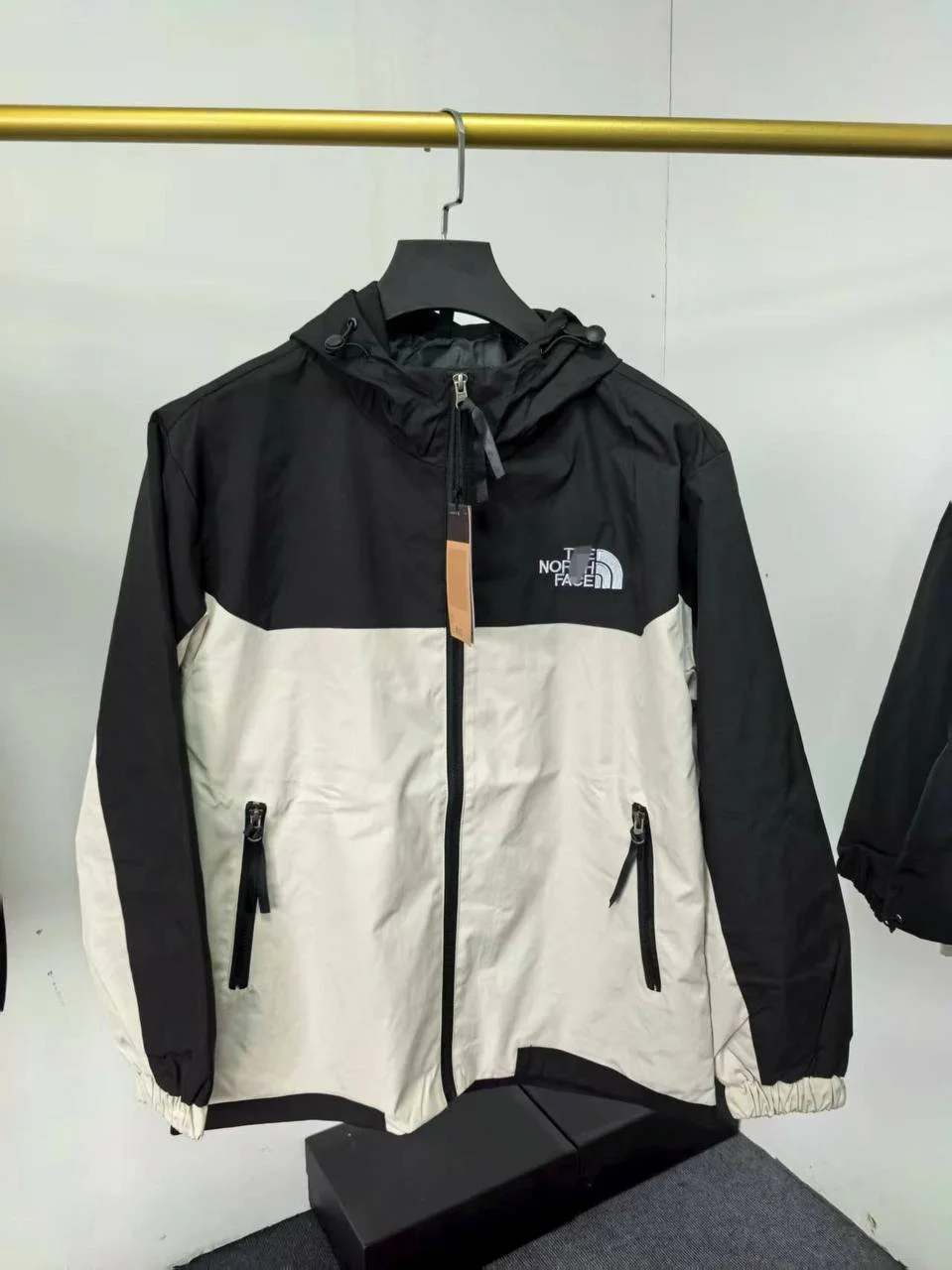 Unisex Hooded Embroidered Outdoor Jacket 4
