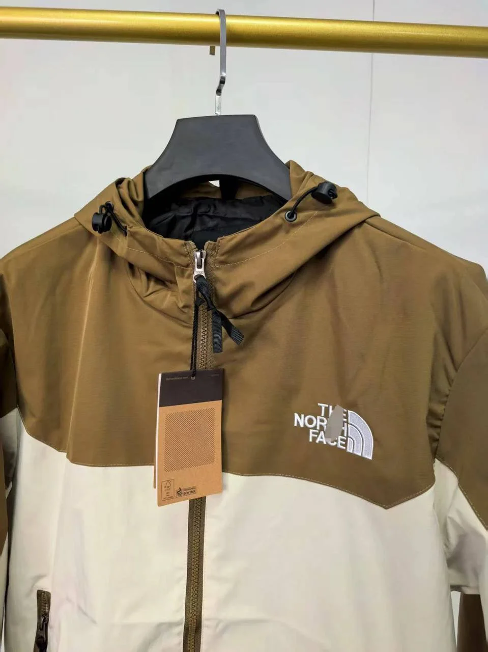 Unisex Hooded Embroidered Outdoor Jacket 5