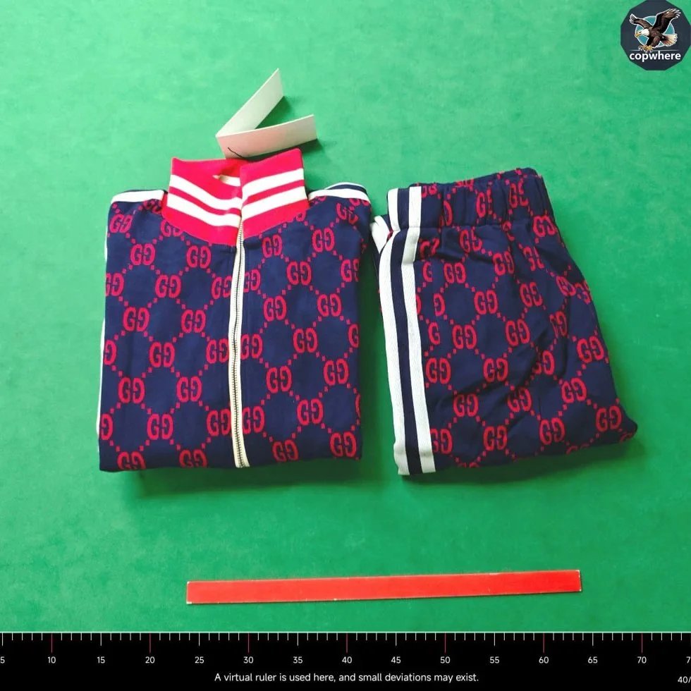 G*cci Track — Clothing Set
