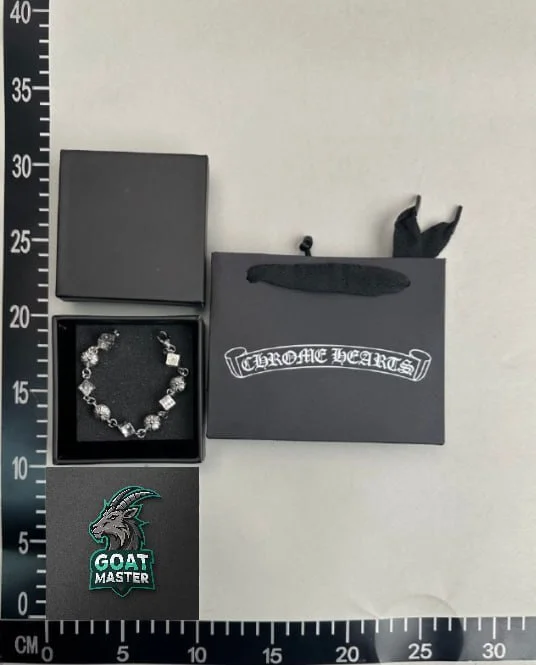 Letter-Graphic Retro Bracelet — KK12-TOP 4