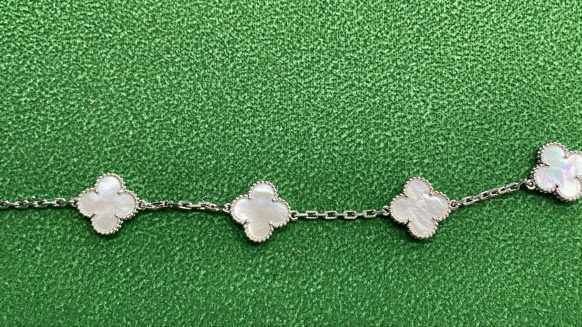 Van-Cleef-Arpels Bracelet 4