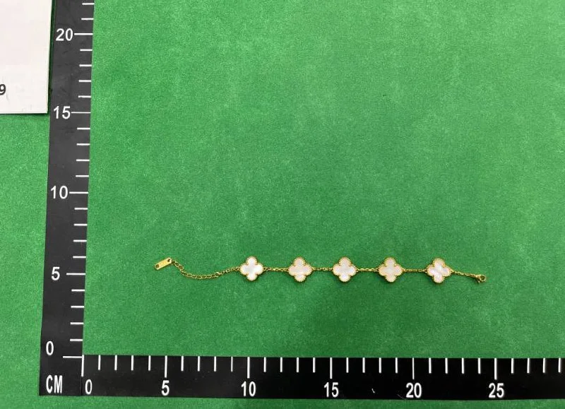 Bracelet — BY06 5