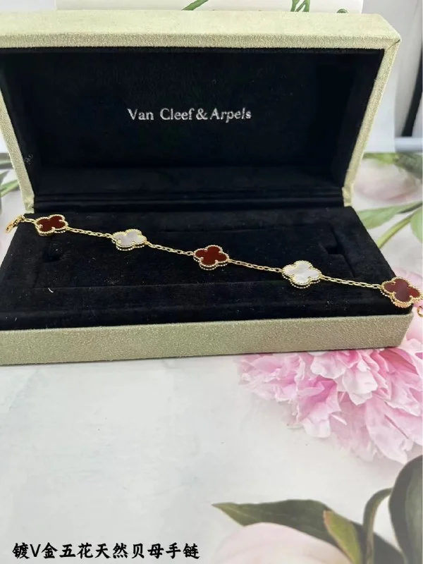Jewellery — D-1 / V*an — #3635 5