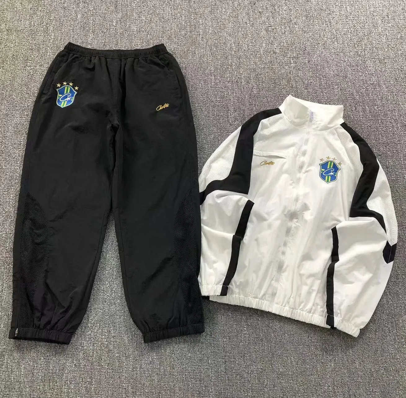 Clothing Set — Item 3741