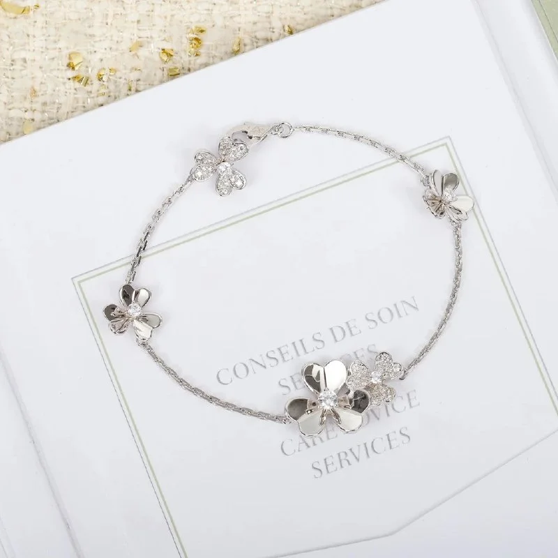Jewellery — D-1 / V*an — #3804 5