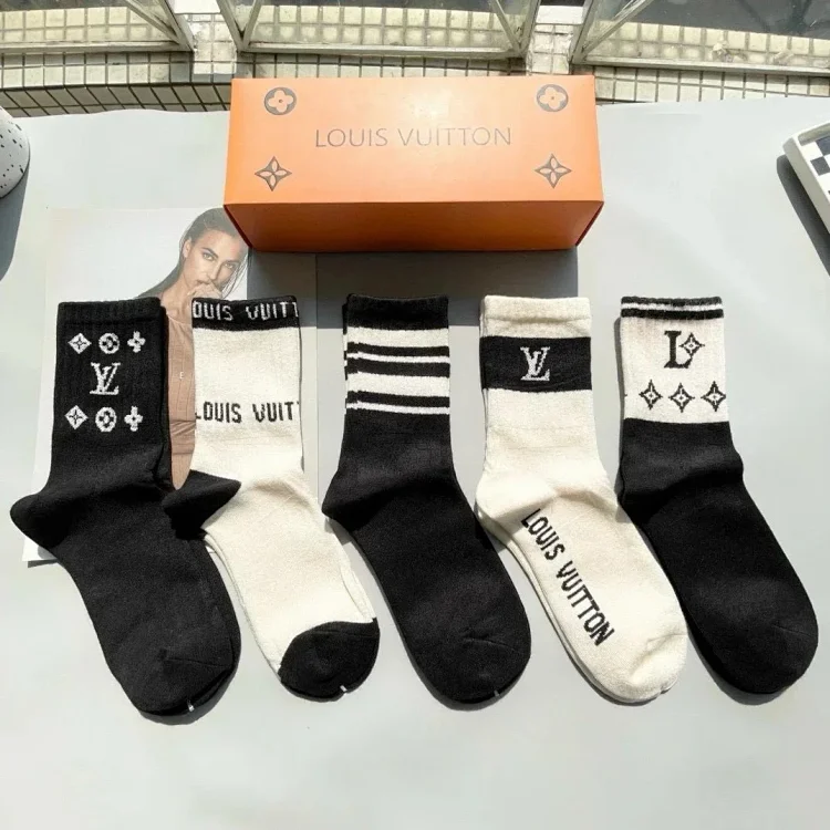 Socks — L* 2