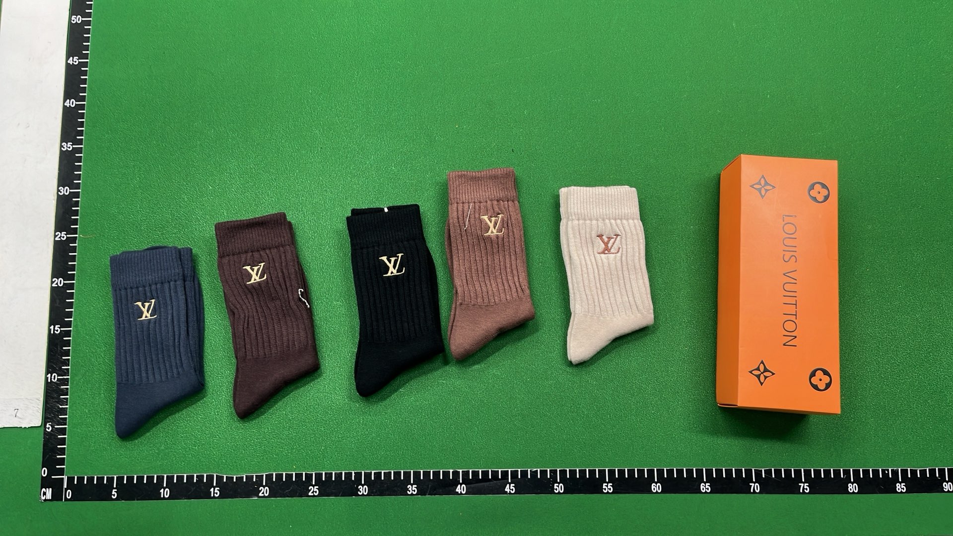 Socks — L* 5