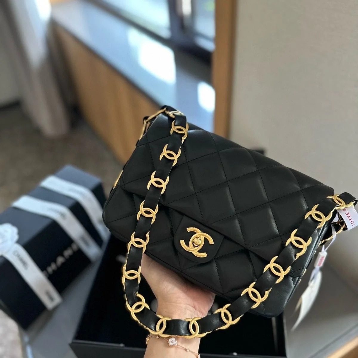 Accessory — Item 4084 6