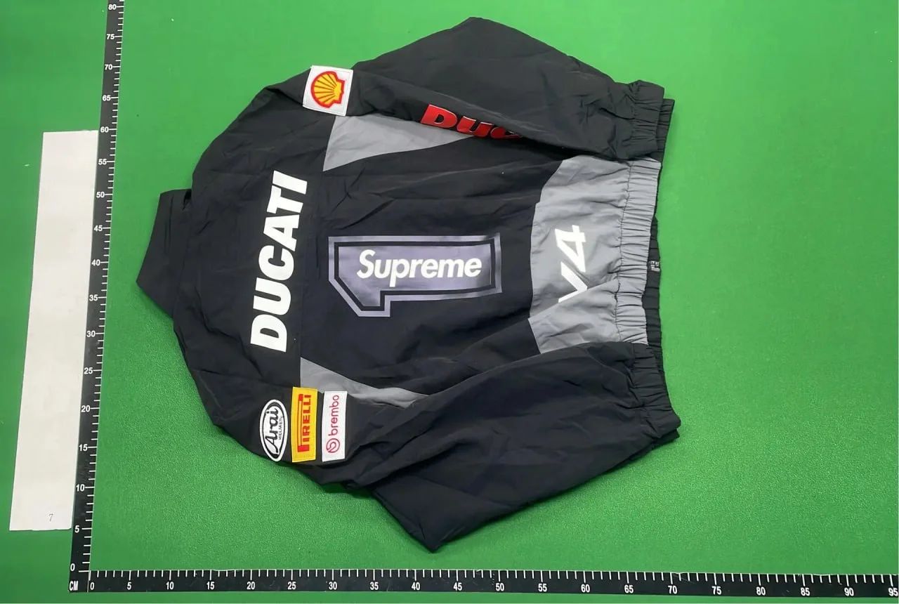 Sweatshirt — #4242 4