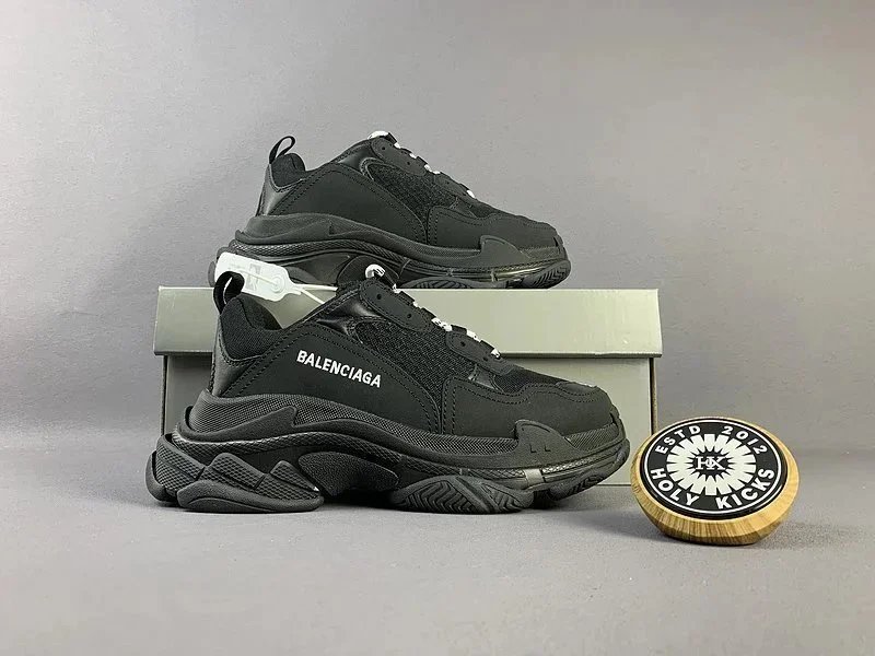 Shoes — Item 4354