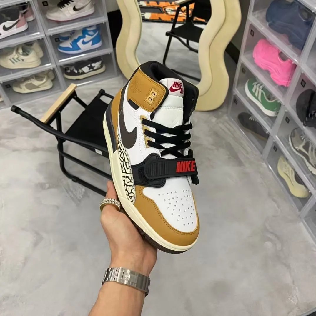 Sneakers — aj312