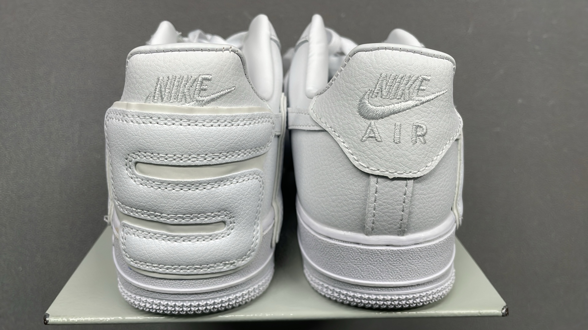 Sneakers — cfm 11