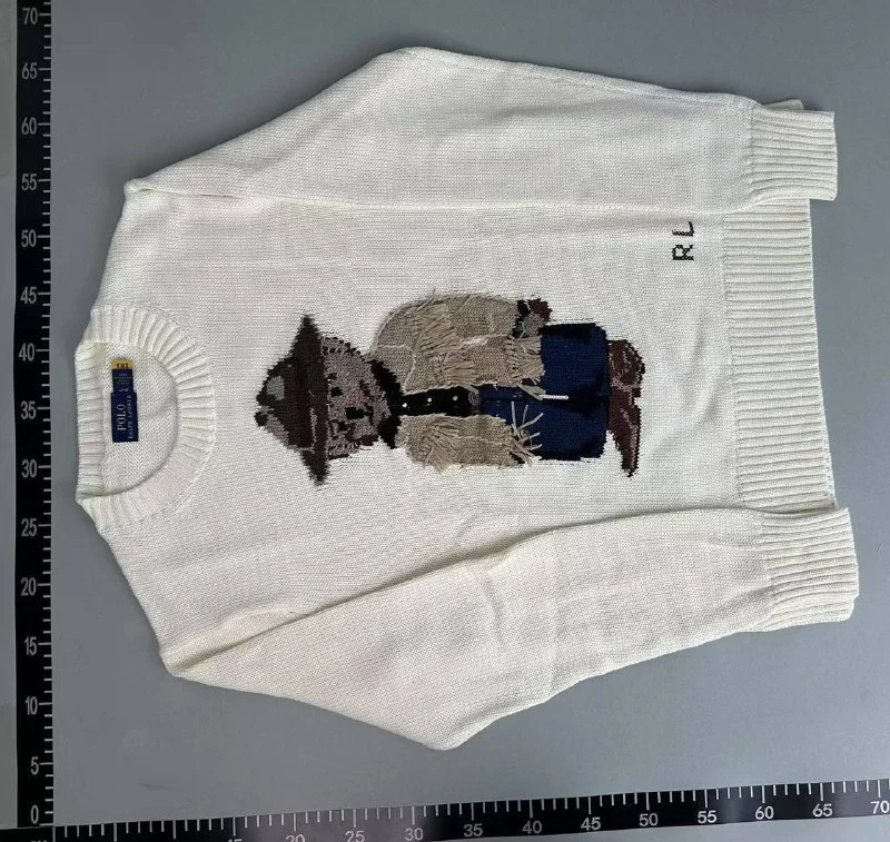 Hoodies & Sweaters — Item 4610 3