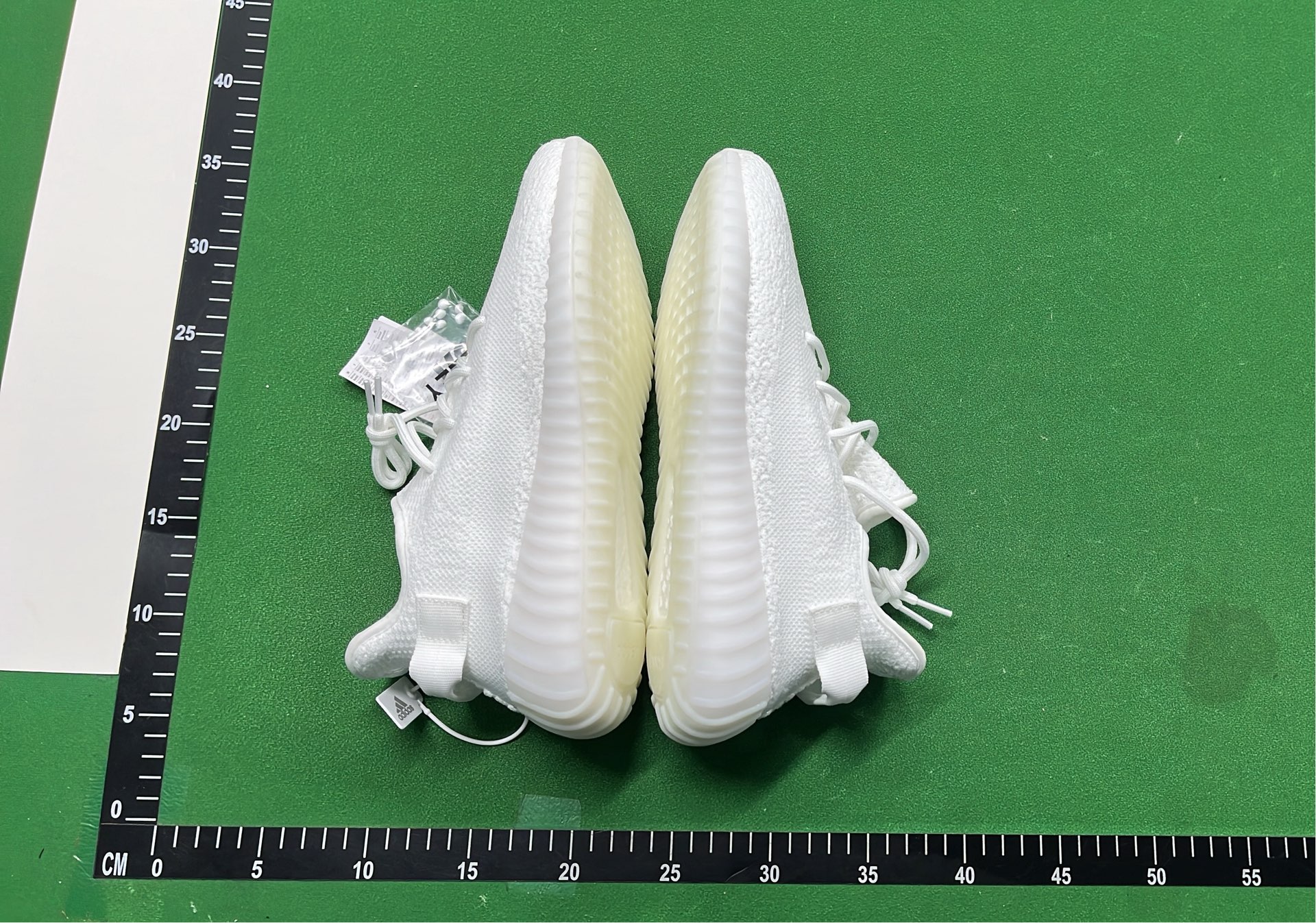 Y**zy V2 — Shoes — #4624 7