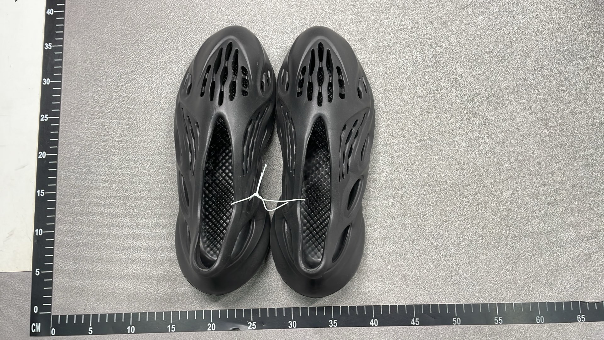 Y**zy Foam RNNR — Shoes — #4637 3