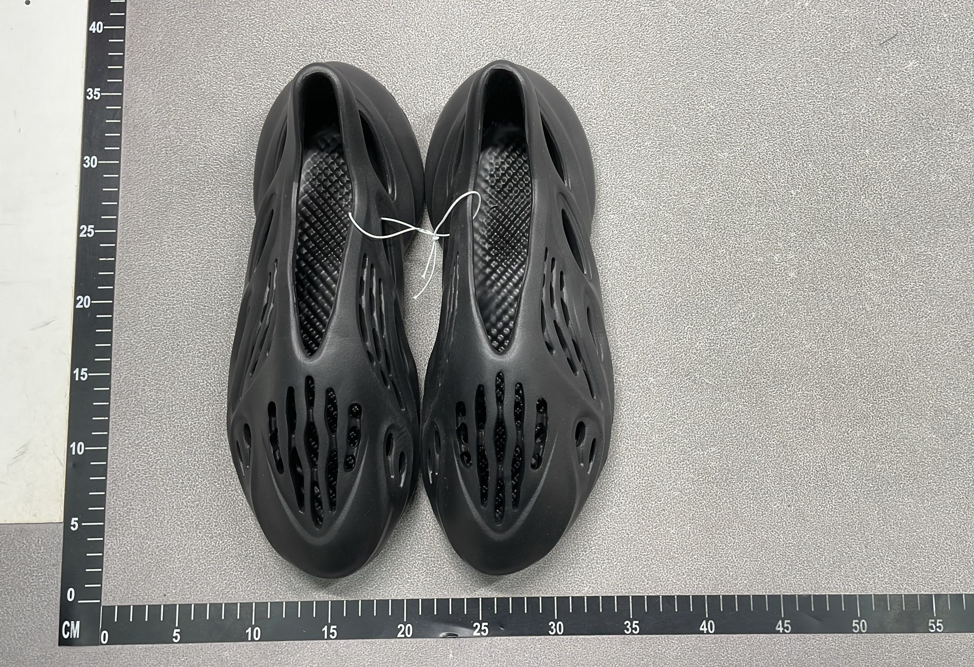 Y**zy Foam RNNR — Shoes — #4637 8