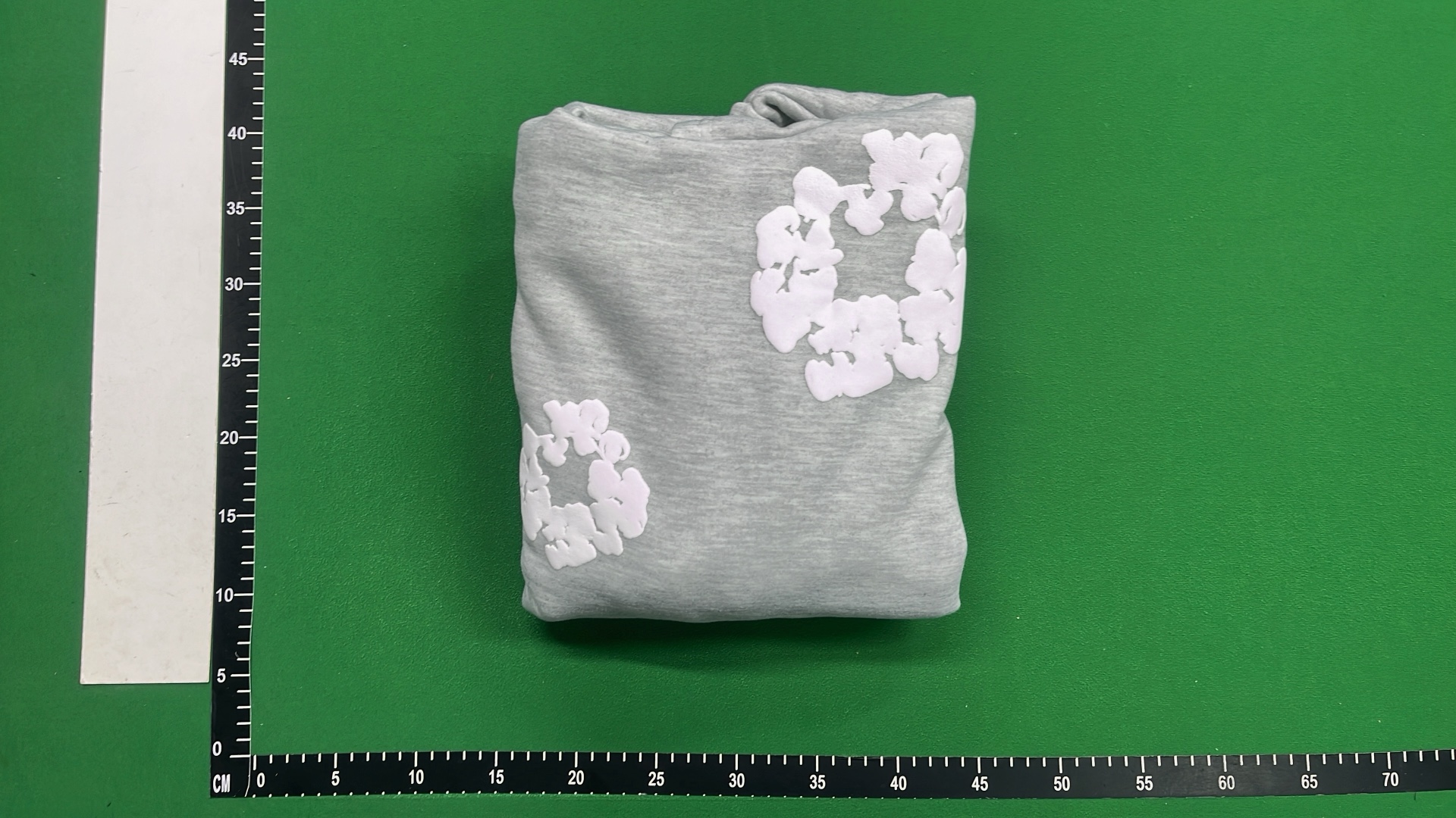Loose-Fit Printed Puff-Print Sweatshirt 6