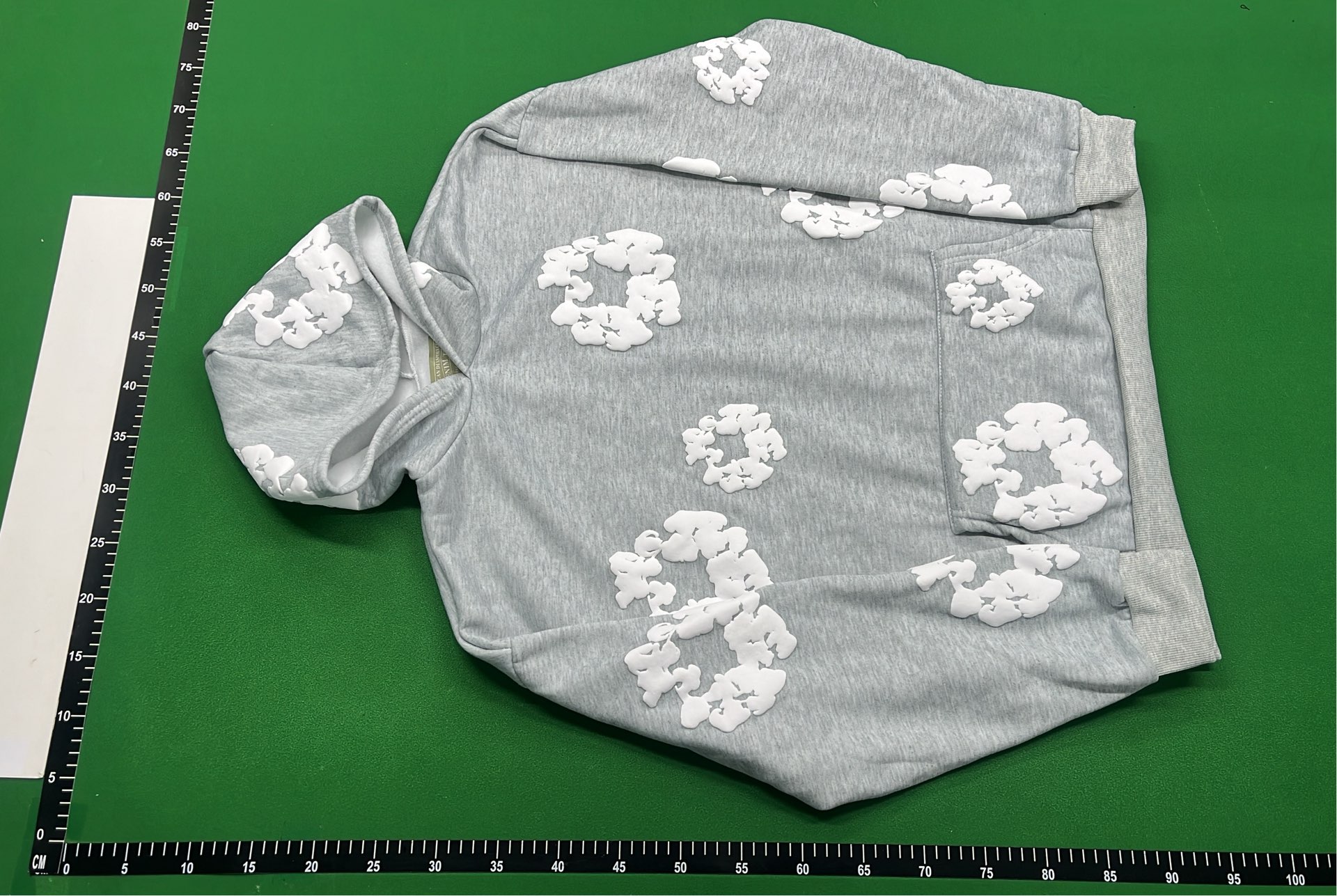 Loose-Fit Printed Puff-Print Sweatshirt 8