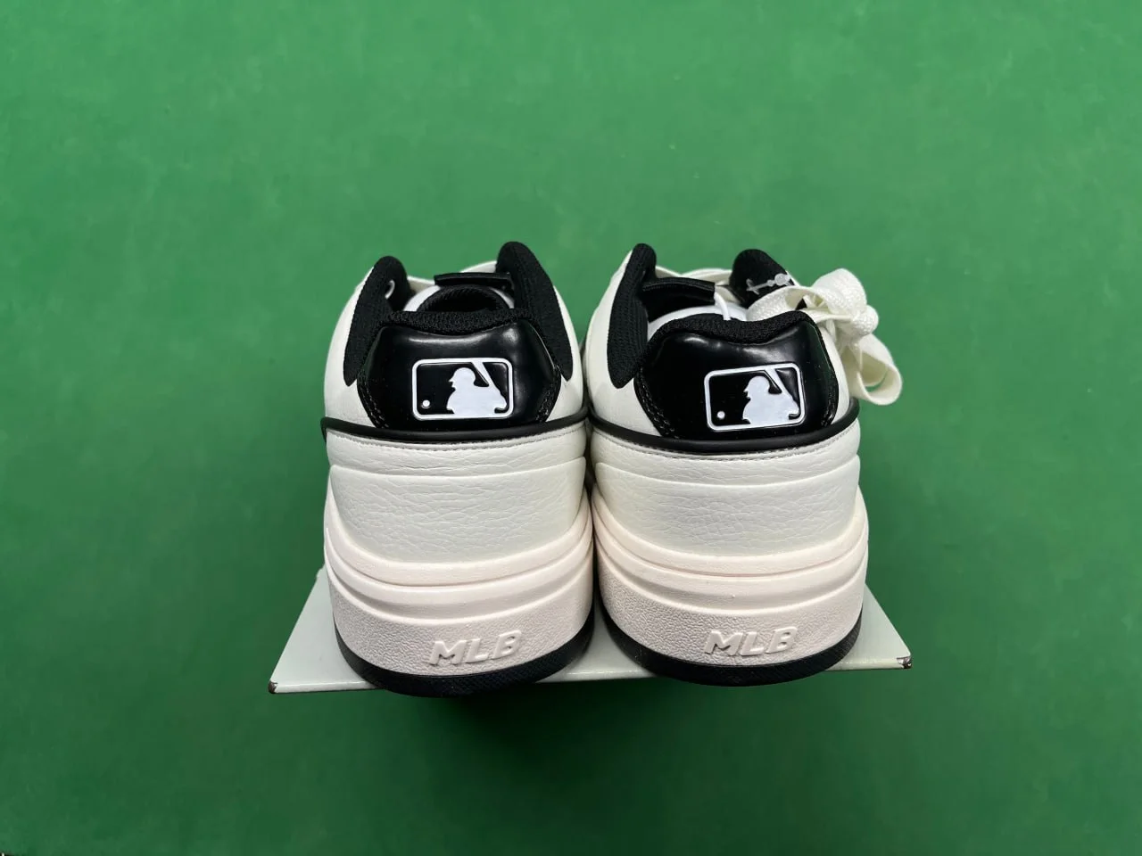 Retro Sneakers — ZZW15 5