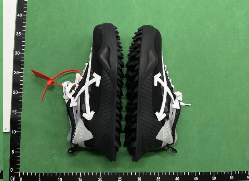 Unisex Sneakers — OO01 3