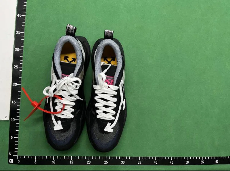 Unisex Sneakers — OO01 4