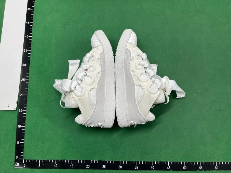 Sneakers — XH12 4