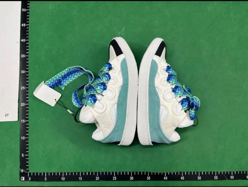 Sneakers — XH12 5