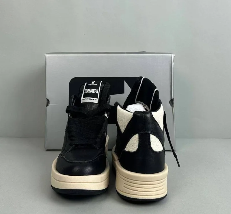Shoes — Item 4772 3