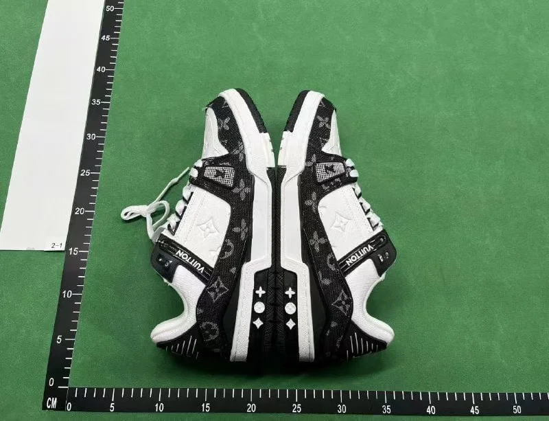 Shoes — Item 4781 3