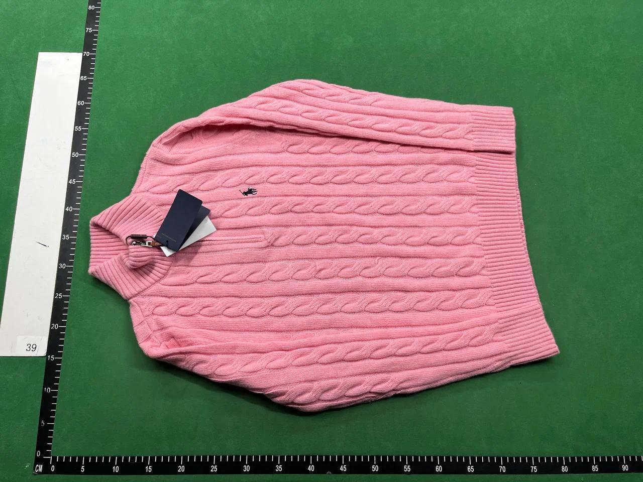 HM23-- and sweaters 5